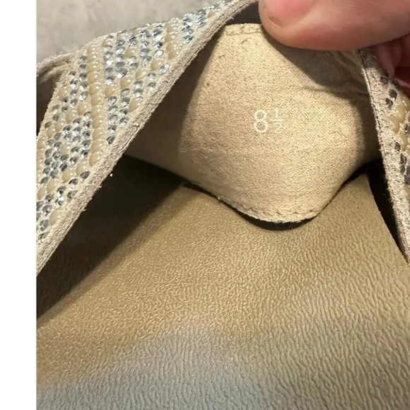 Yellow Box Mellow Mat Jeweled Cross Strap Slip on Sandals Size 8.5 Taupe Leather - Picture 9 of 10